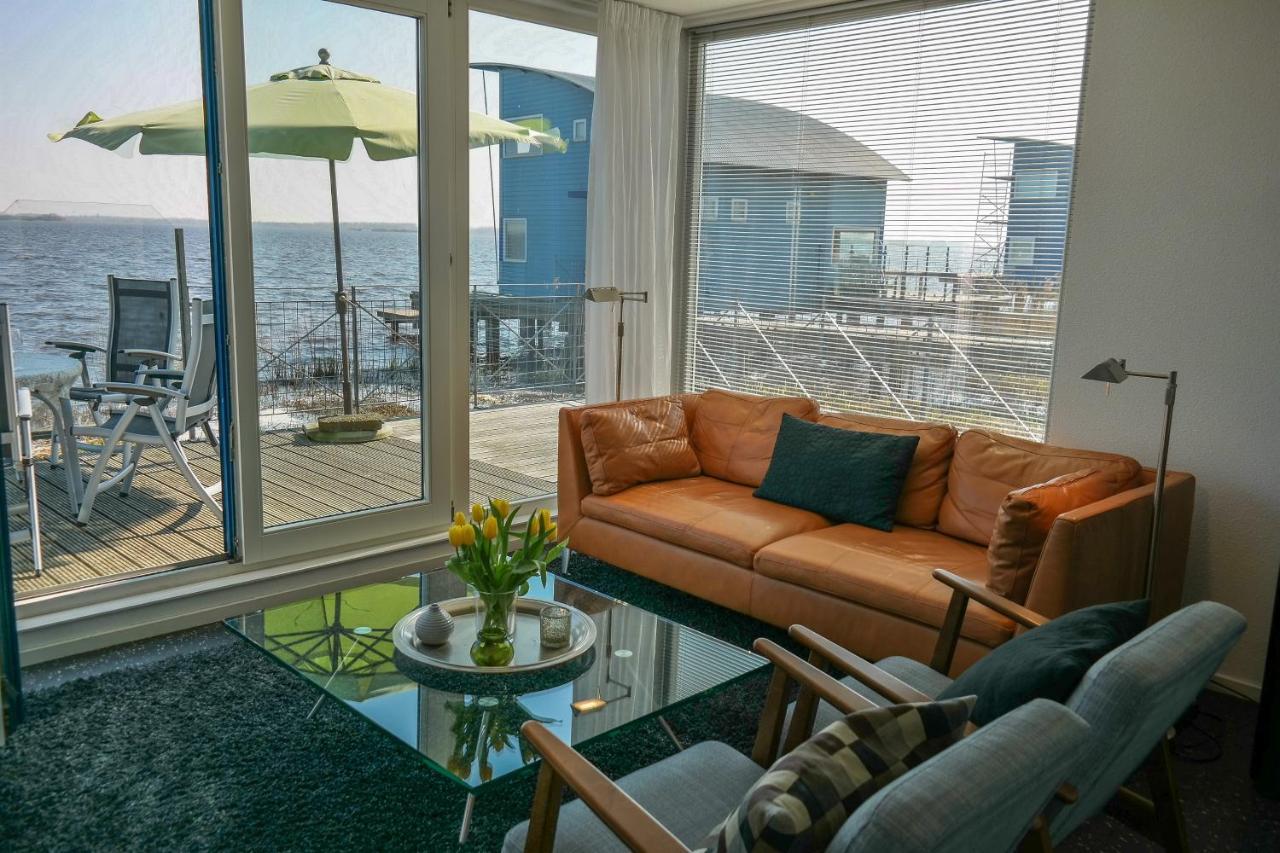 6 Pers. Waterfront Home Seeblick, Equipped Stilt House On The WaterAnjum エクステリア 写真