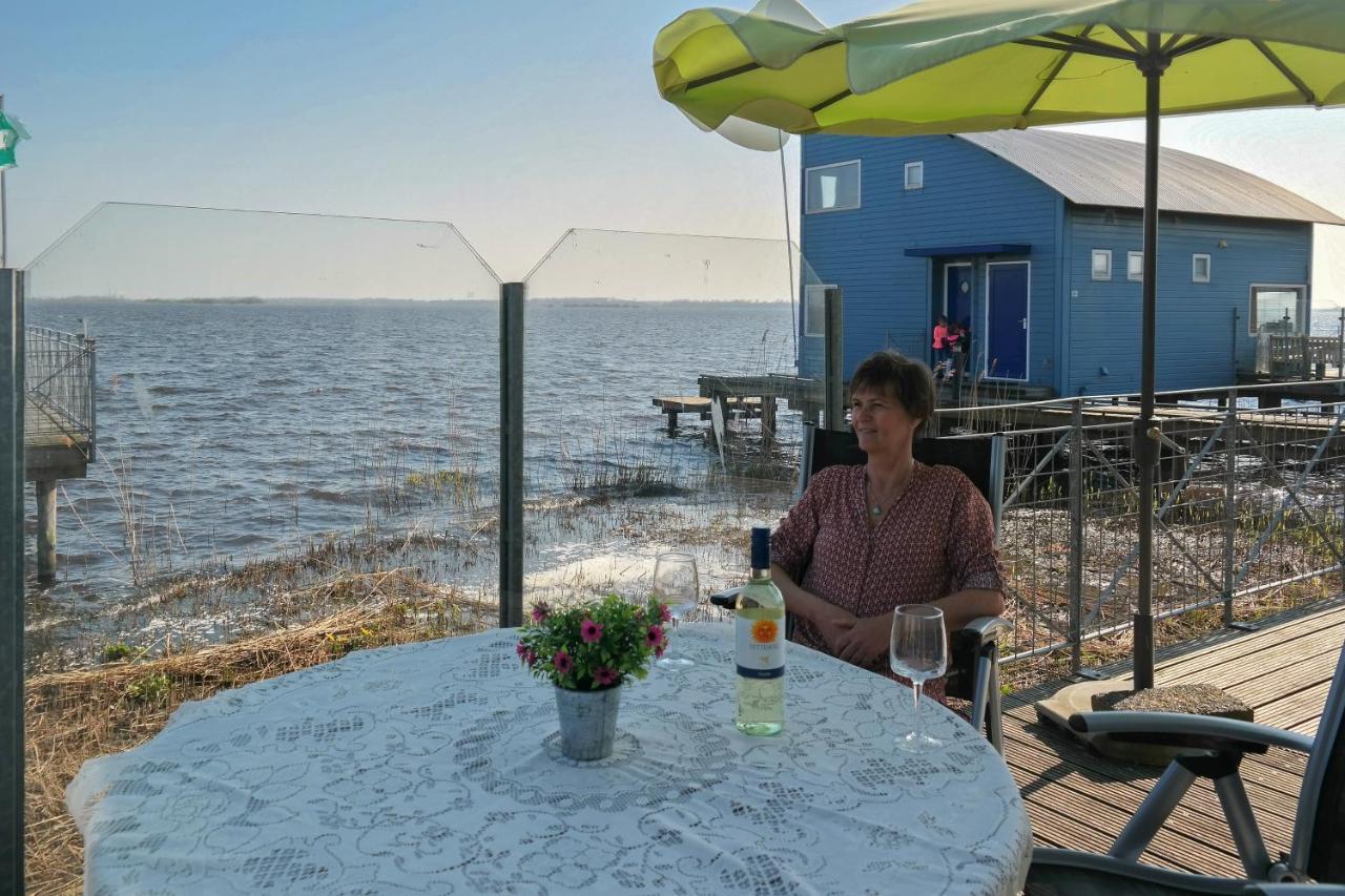 6 Pers. Waterfront Home Seeblick, Equipped Stilt House On The WaterAnjum エクステリア 写真
